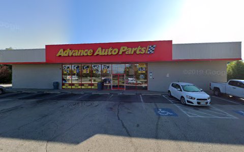 Auto Parts Store «Advance Auto Parts», reviews and photos, 2107 Green Bay Rd, North Chicago, IL 60064, USA