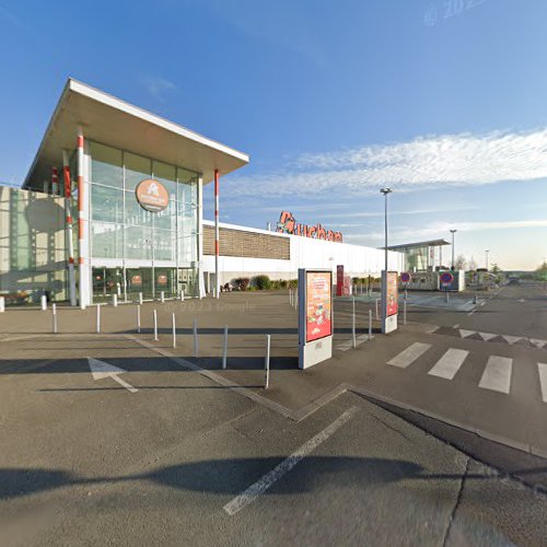 Borne de recharge de véhicules électriques Auchan Charging Station Poitiers