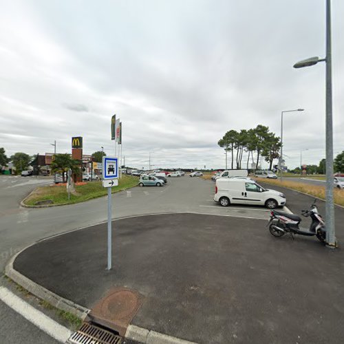 Borne de recharge de véhicules électriques SDEE Gironde Station de recharge Saint-André-de-Cubzac