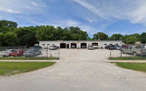 Auto Repair Shop «D&R Auto Repair», reviews and photos, 1525 E Atlantic St, Springfield, MO 65803, USA