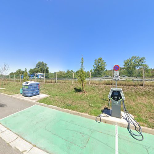 Borne de recharge de véhicules électriques Réseau saint Étienne métropole Charging Station Villars