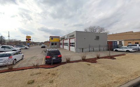 Auto Repair Shop «Expert Auto Center», reviews and photos, 5230 E Central Ave, Wichita, KS 67208, USA