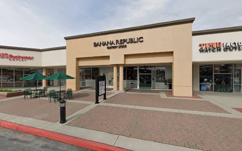 Clothing Store «Banana Republic Factory Store», reviews and photos, 681 Leavesley Rd, Gilroy, CA 95020, USA