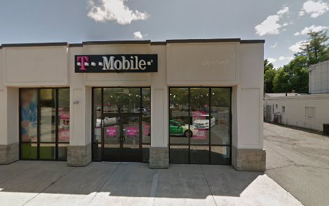 Cell Phone Store «T-Mobile», reviews and photos, 576 Farmington Ave, Bristol, CT 06010, USA
