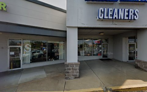 Dry Cleaner «Staten Island Cleaners», reviews and photos, 2532 N Hwy 67, Florissant, MO 63033, USA